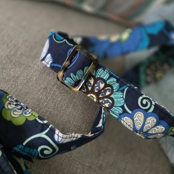 Floral Quilted Shoulder Bag - Picture 4 of 6